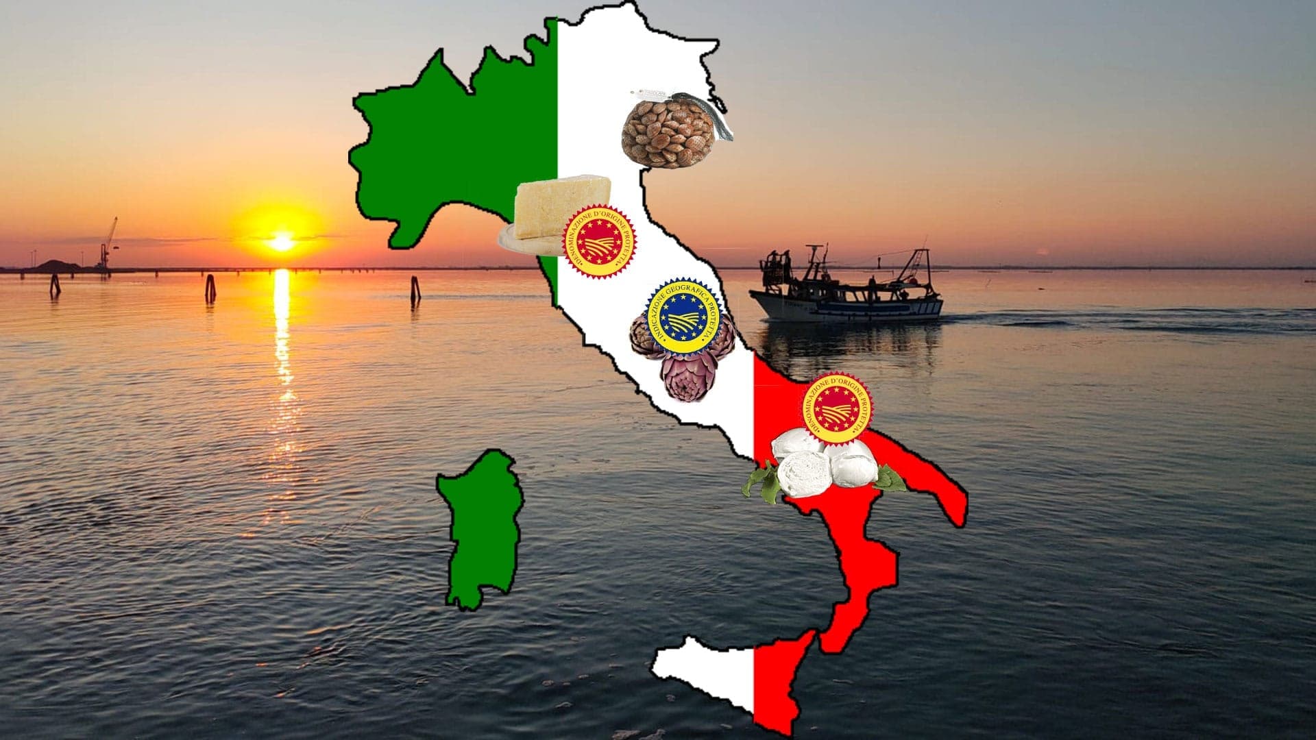 Il mare all'alba con un peschereccio e, in sovrimpressione, la mappa d'Italia con i marchi DOP e IGP
