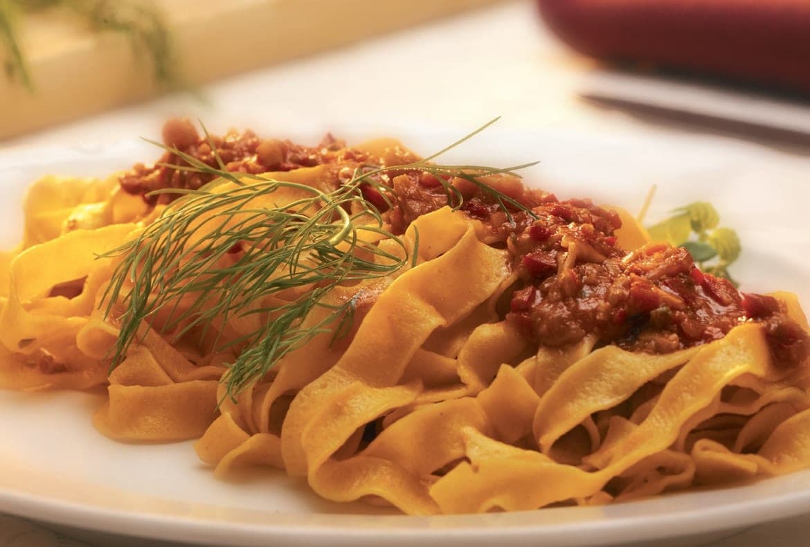 Fettuccine al sugo rosso di fasolari