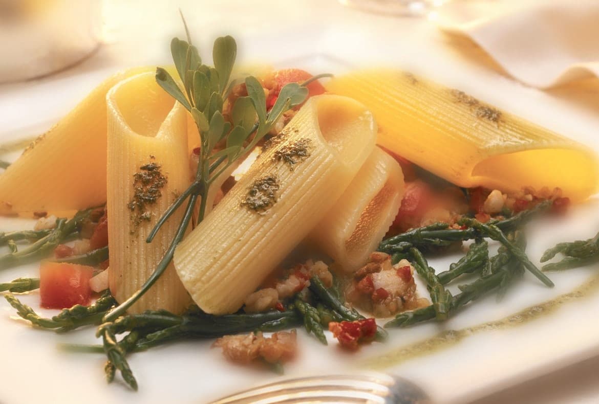Pennone ai Fasolari e Asparagi di Mare