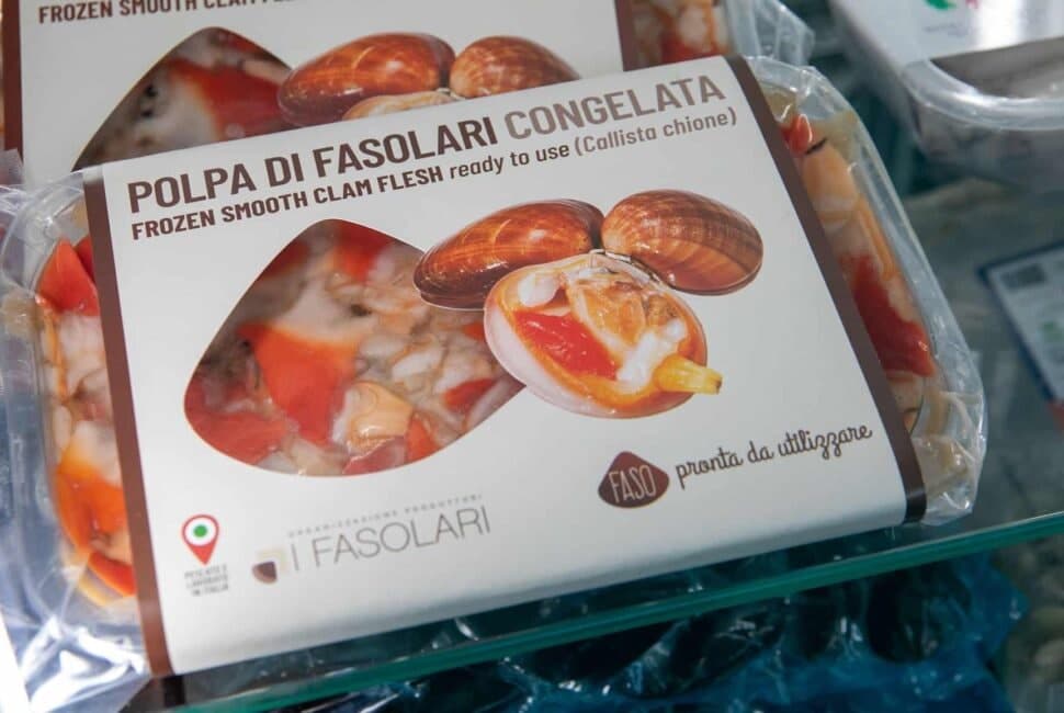 La confezione della polpa di fasolari congelata dell'O.P. I Fasolari